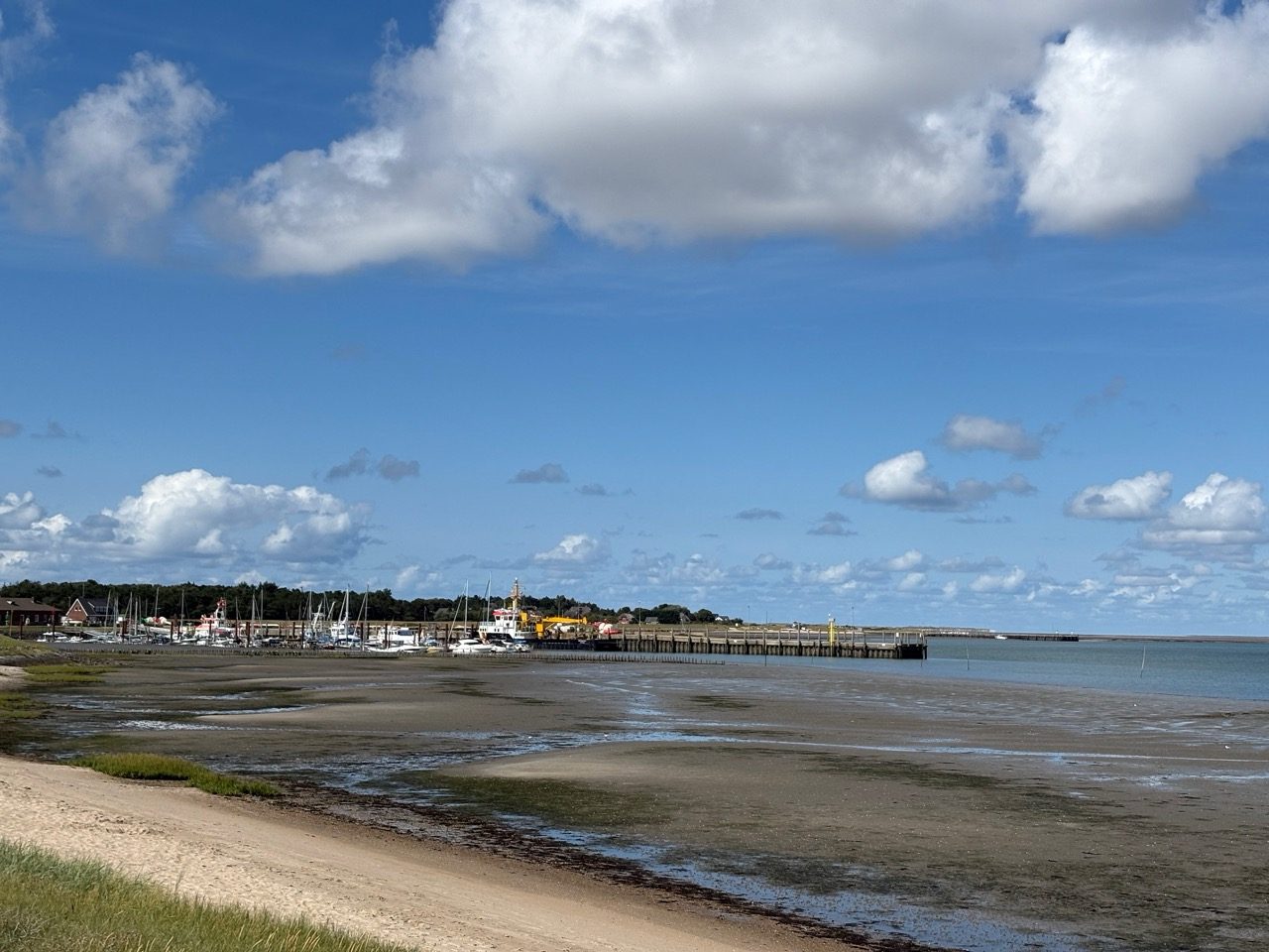 Fahrradtour Amrum: Amrum-Rundtour: Einmal um die Insel – vom Fähranleger über Steenodde, Nebel und Norddorf zum Leuchtturm