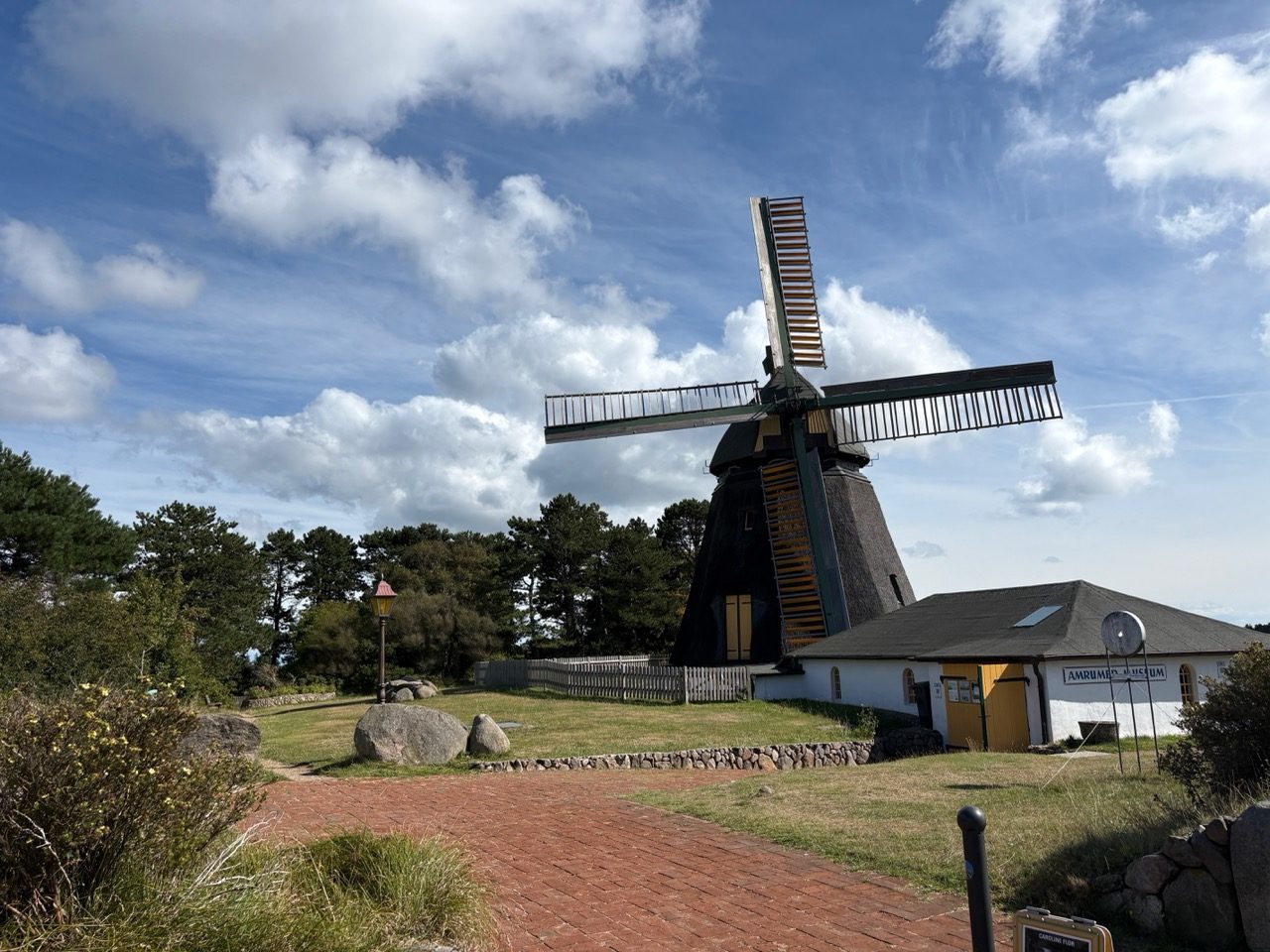 Fahrradtour Amrum: Amrum-Rundtour: Einmal um die Insel – vom Fähranleger über Steenodde, Nebel und Norddorf zum Leuchtturm